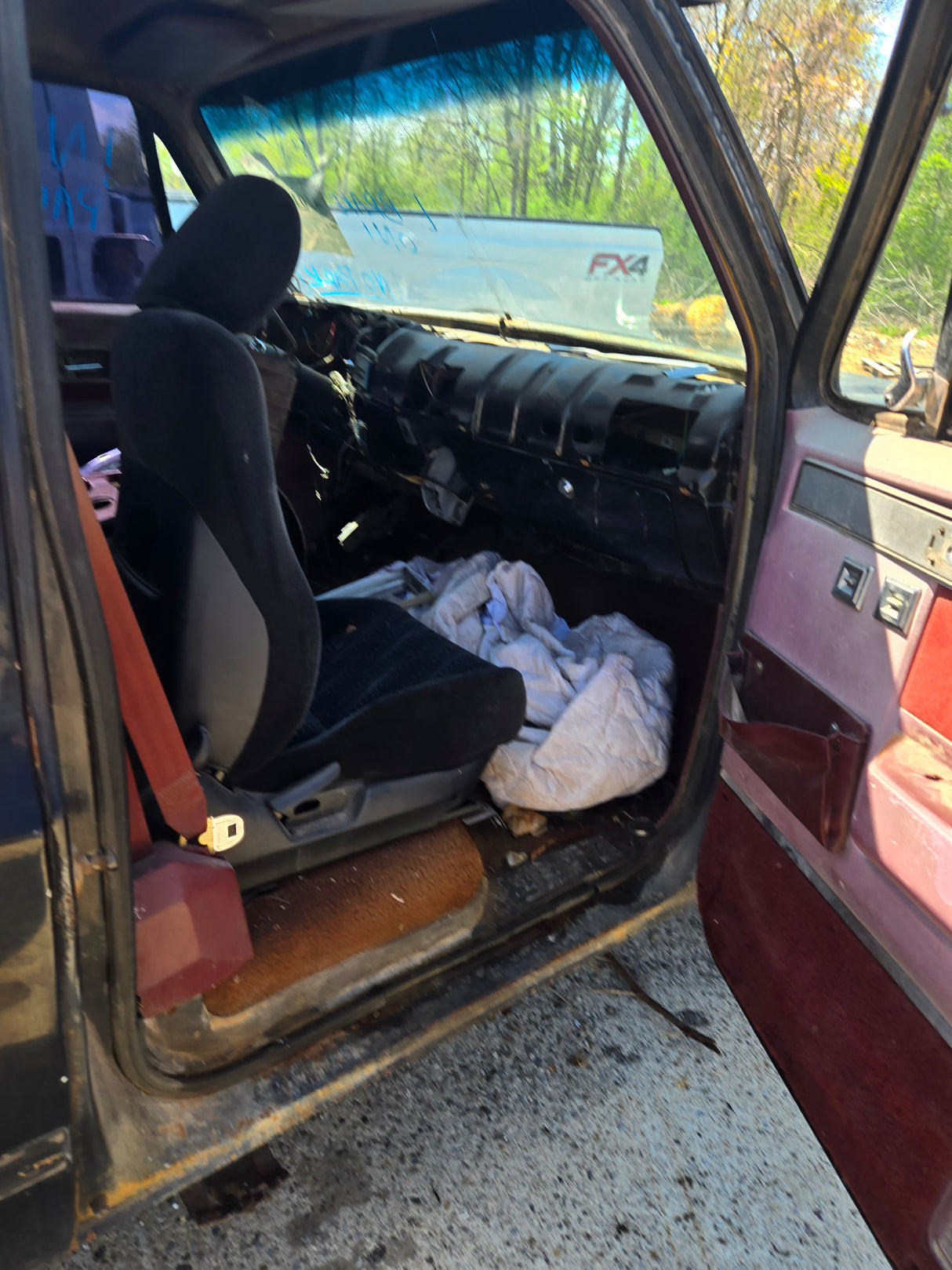 1986 Chevrolet C10 Square body - FULL PART OUT