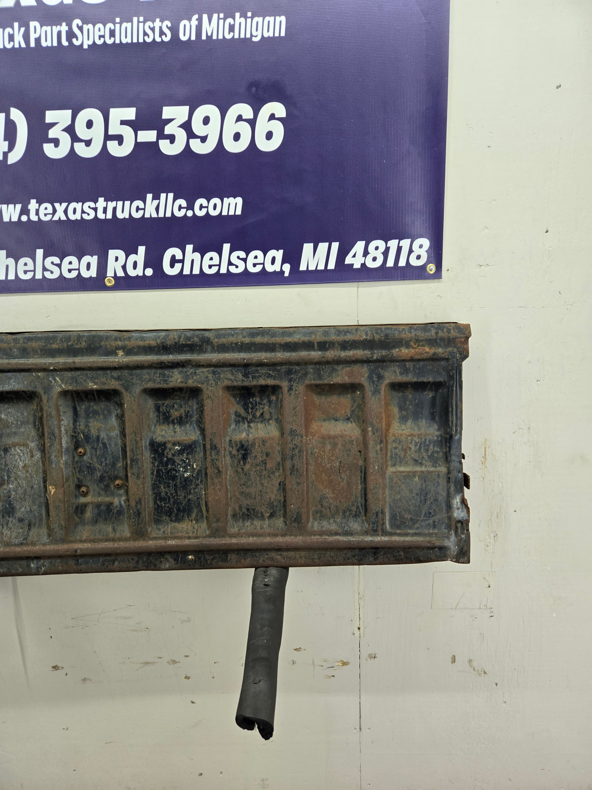 1973-1987 Chevrolet / GMC Square Body Tailgate C10 C15 C20 C25 C35 K10 K15 K20 K25 K35