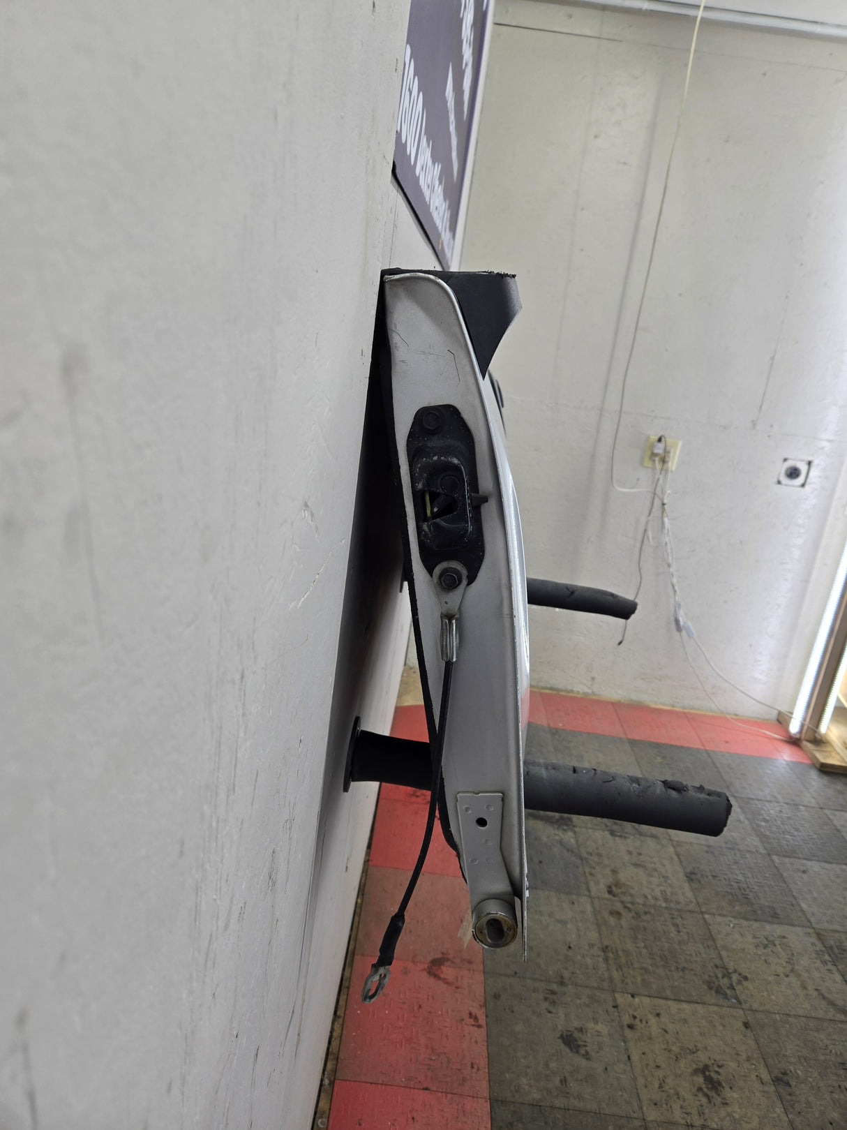 2007-2013 Chevrolet Silverado / GMC Sierra 1500 2500 3500 HD Tailgate