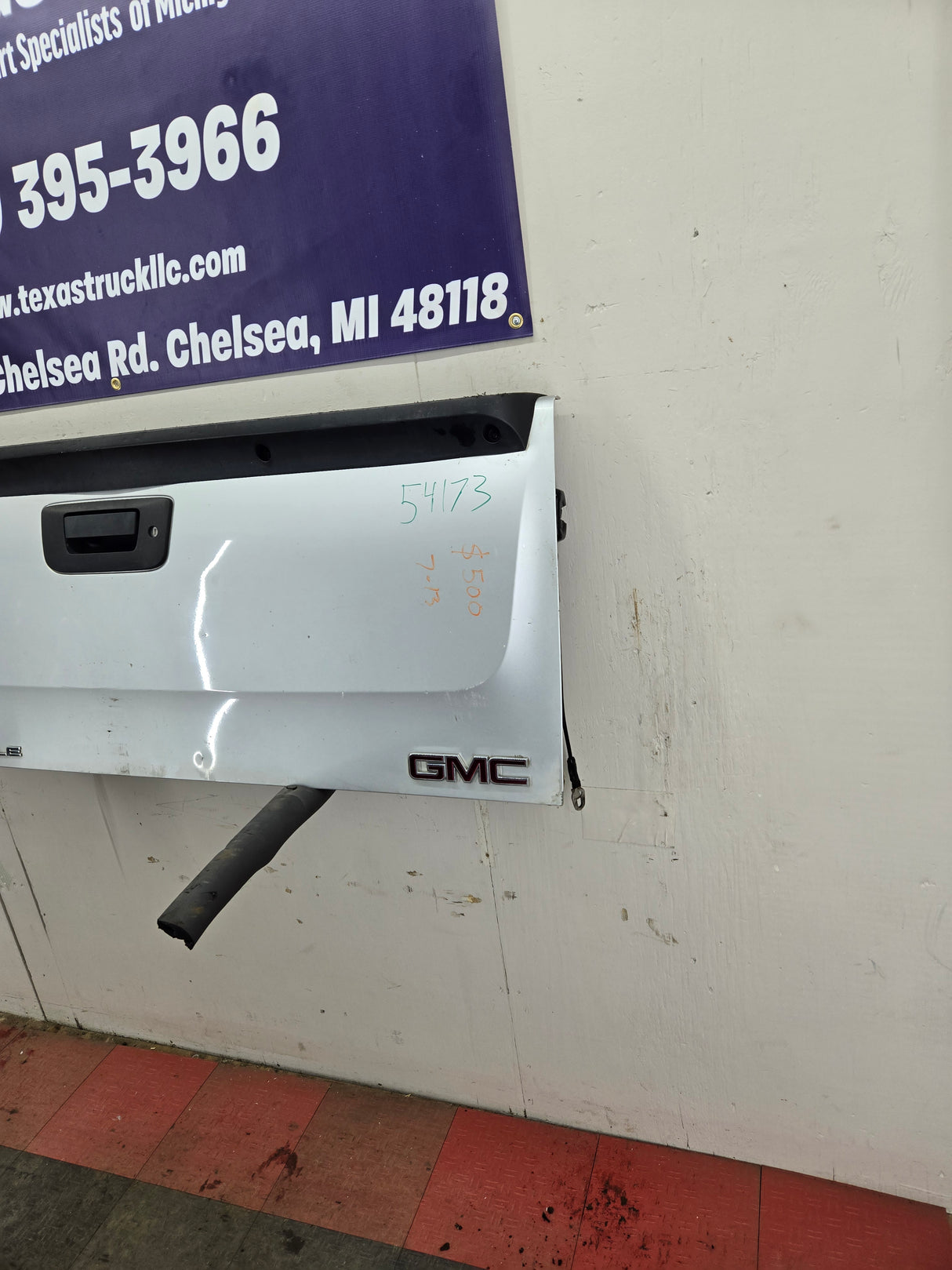 2007-2013 Chevrolet Silverado / GMC Sierra 1500 2500 3500 HD Tailgate