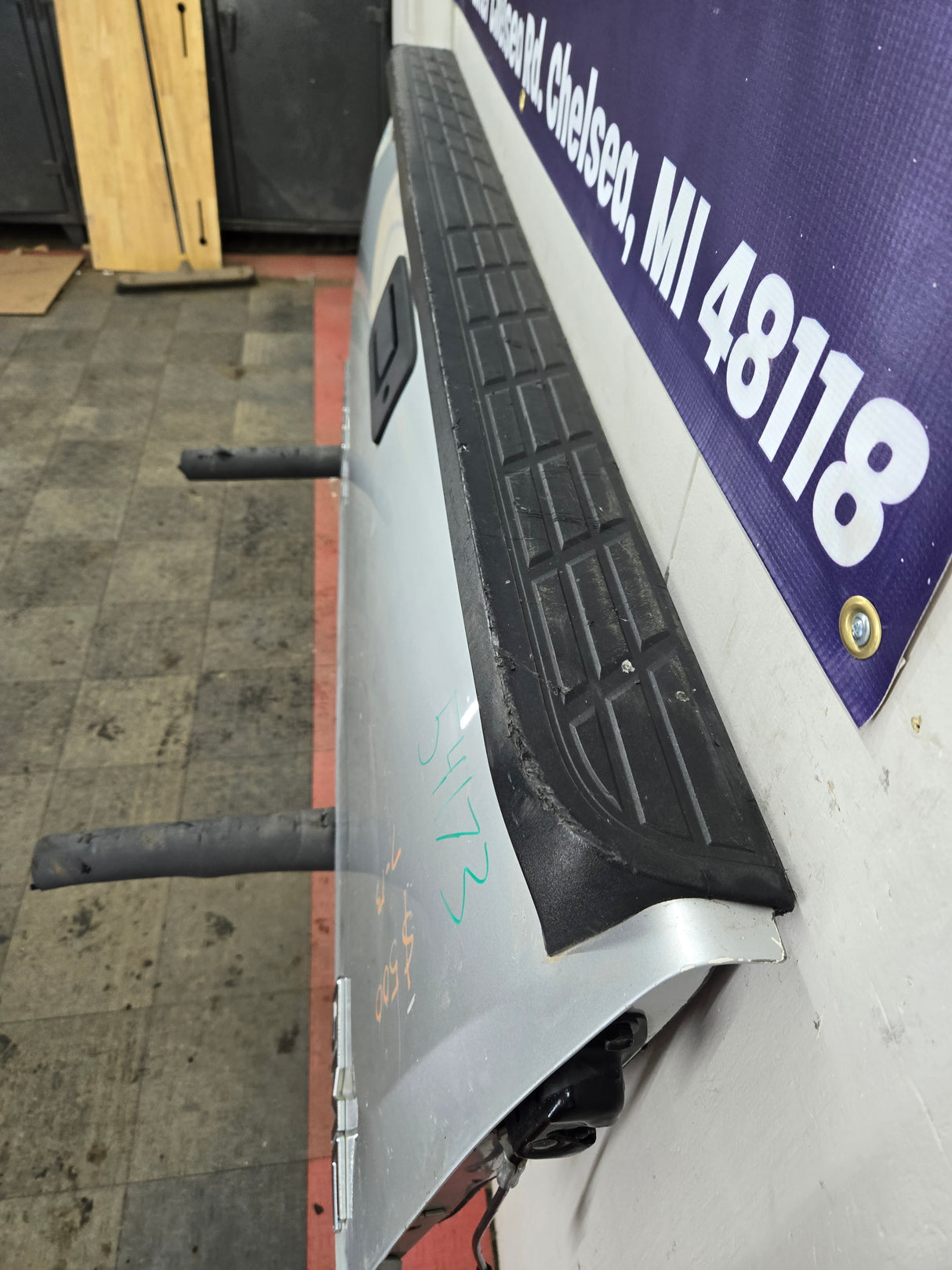 2007-2013 Chevrolet Silverado / GMC Sierra 1500 2500 3500 HD Tailgate