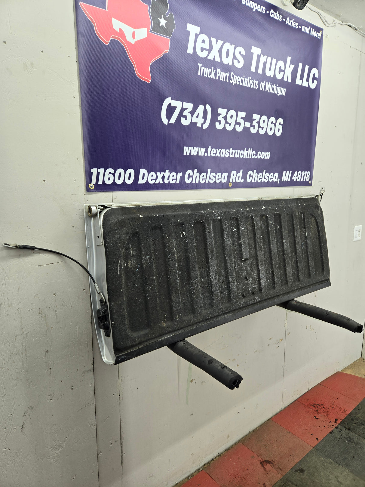 2007-2013 Chevrolet Silverado / GMC Sierra 1500 2500 3500 HD Tailgate