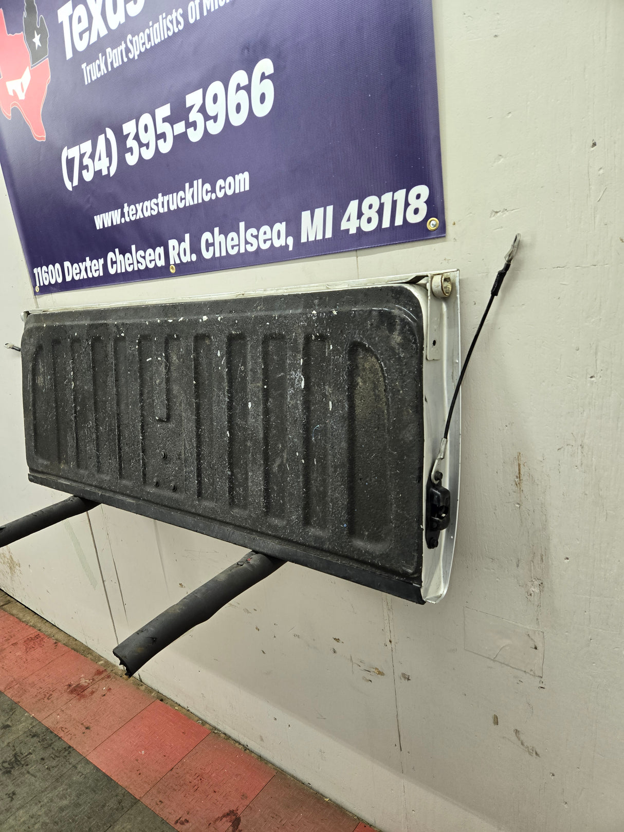 2007-2013 Chevrolet Silverado / GMC Sierra 1500 2500 3500 HD Tailgate