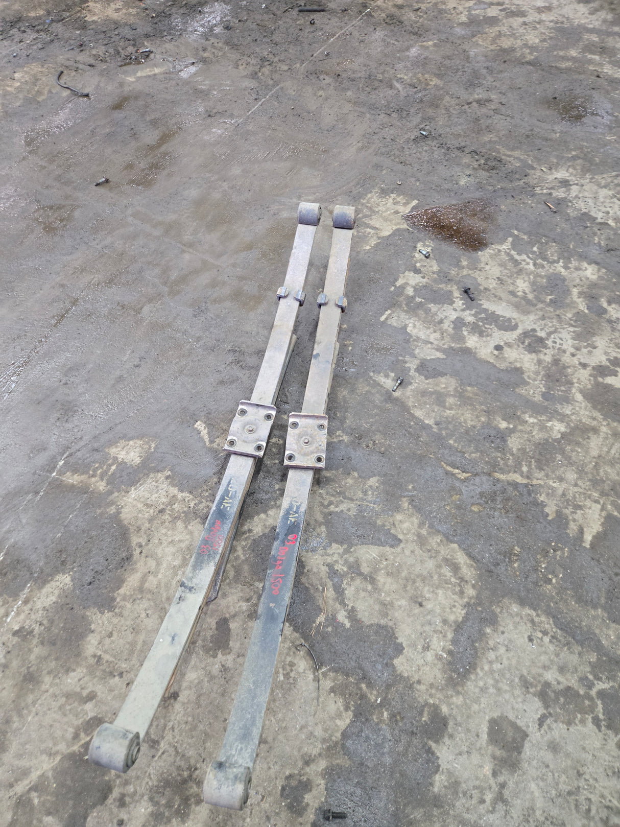 2002-2008 Dodge Ram 1500 Rear Leaf Spring Pair 52113141AD 52113141AE