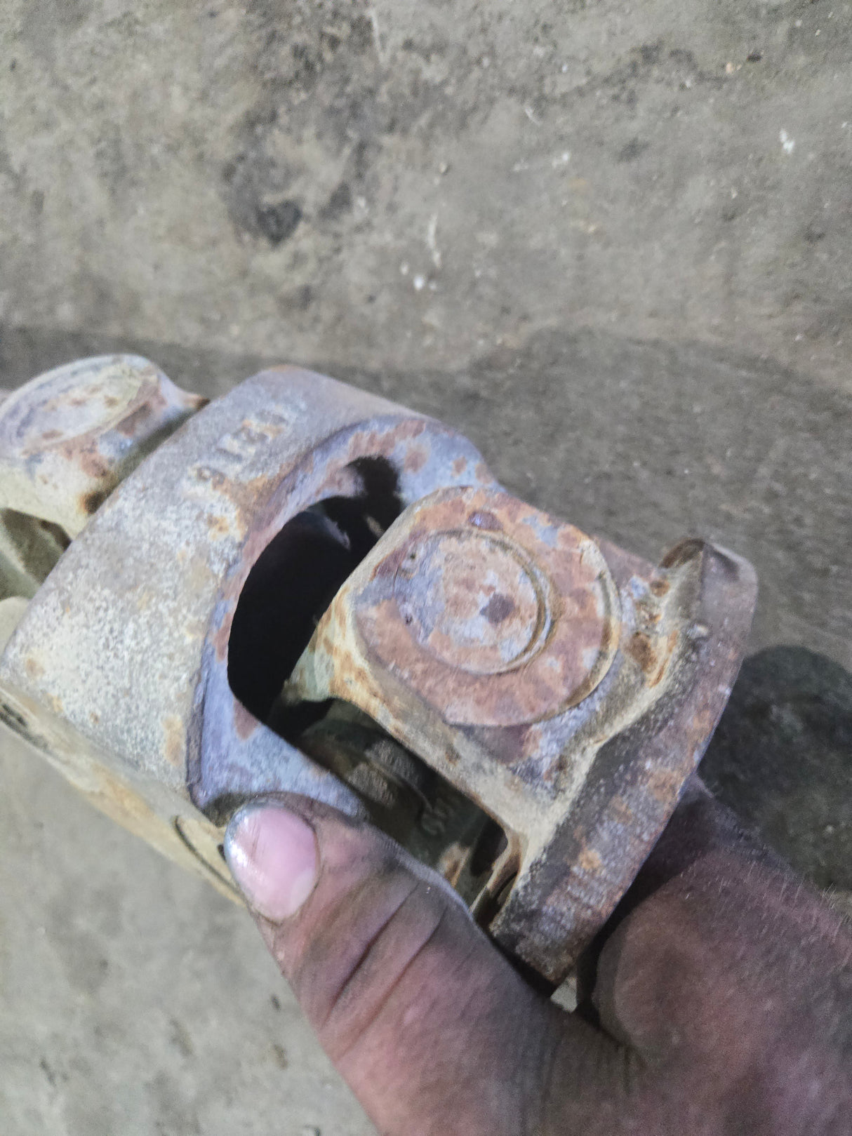 2011-2016 Ford F250 F350 F450 F550 Super Duty Front Drive Shaft BC34-4A376-EA