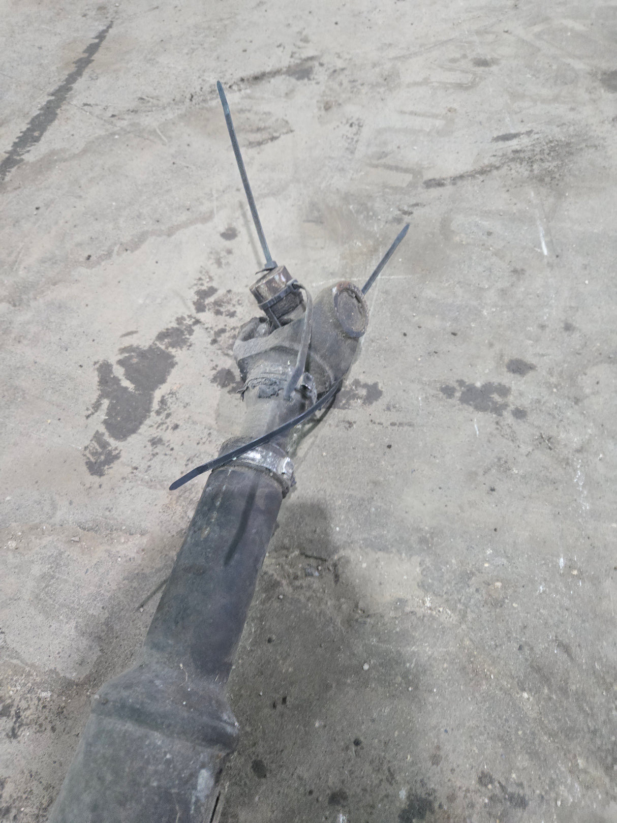 2003-2010 Ford F250 F350 F450 F550 Super Duty Front Drive Shaft 5C34-4A376-DF