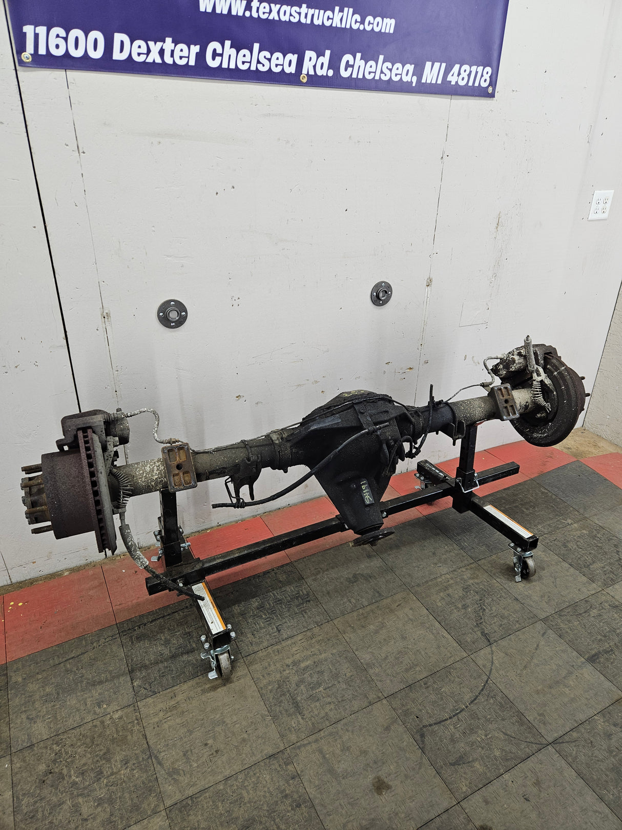 2005-2010 Ford Super Duty F250 F350 SRW Rear Axle 3.73 Gear Ratio 269k Miles