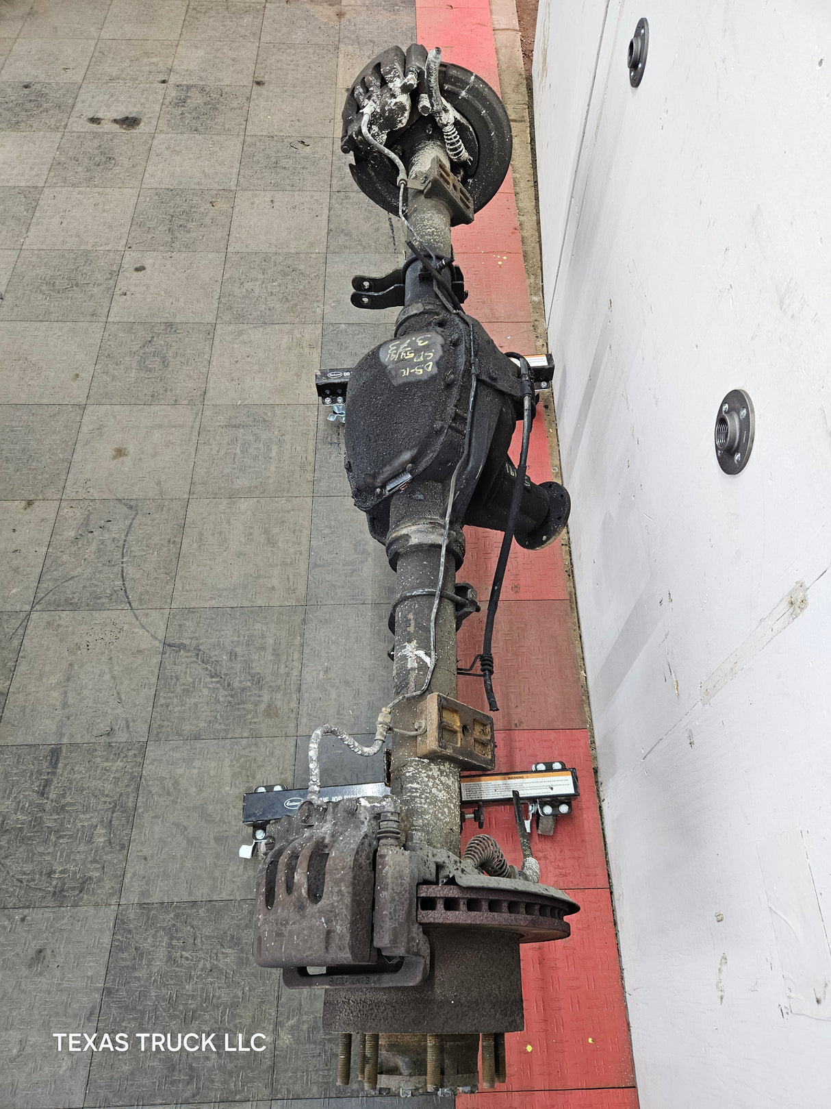 2005-2010 Ford Super Duty F250 F350 SRW Rear Axle 3.73 Gear Ratio 269k Miles