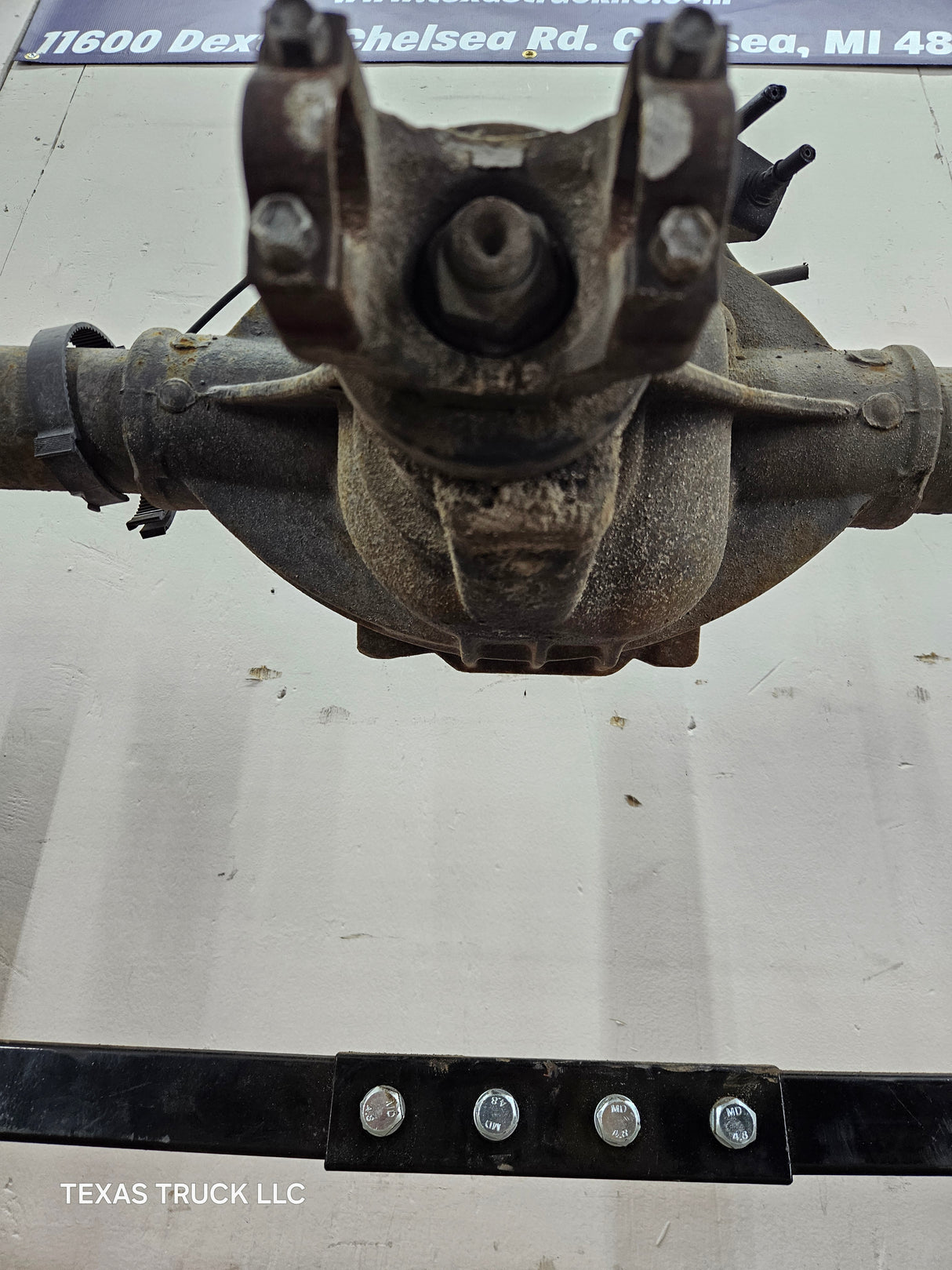 2009-2013 Chevrolet Silverado GMC Sierra 1500 Rear Axle 3.23 Gear Ratio