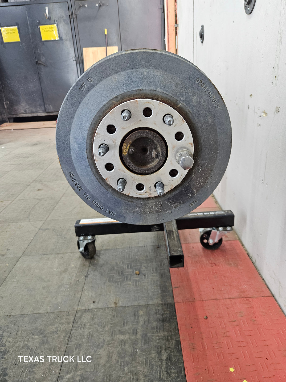 2009-2013 Chevrolet Silverado GMC Sierra 1500 Rear Axle 3.23 Gear Ratio