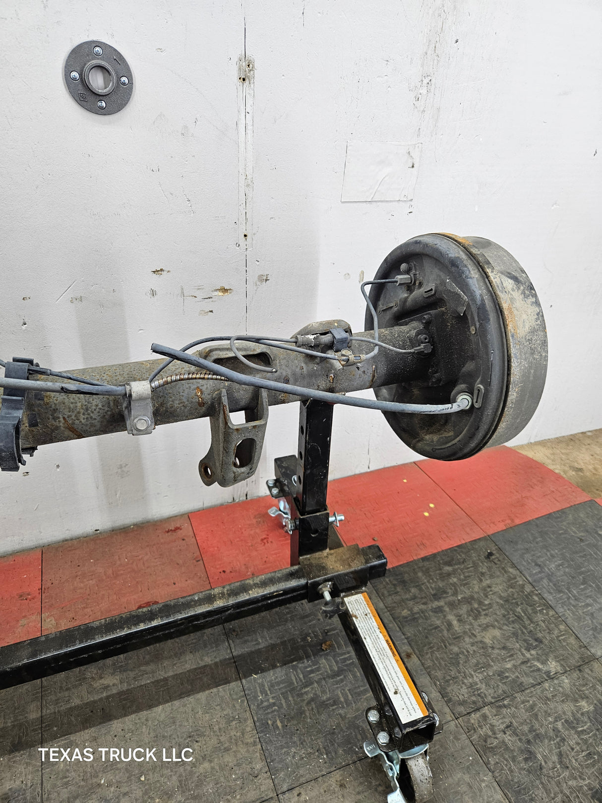 2009-2013 Chevrolet Silverado GMC Sierra 1500 Rear Axle 3.23 Gear Ratio