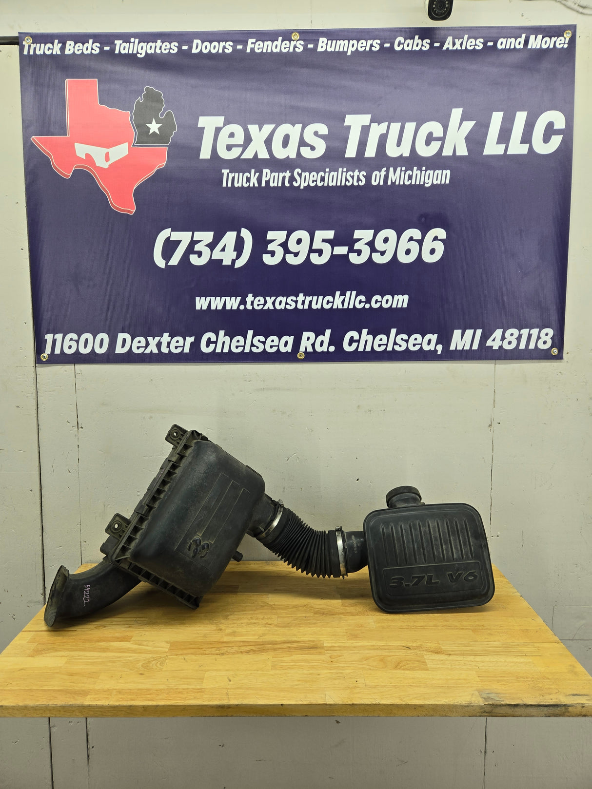 2004-2018 Dodge Ram 1500 2500 3500 Air Intake Box Cleaner