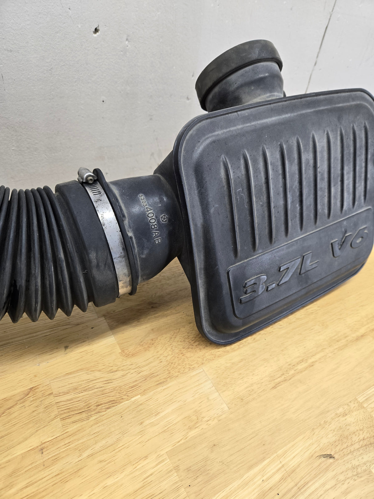 2004-2018 Dodge Ram 1500 2500 3500 Air Intake Box Cleaner