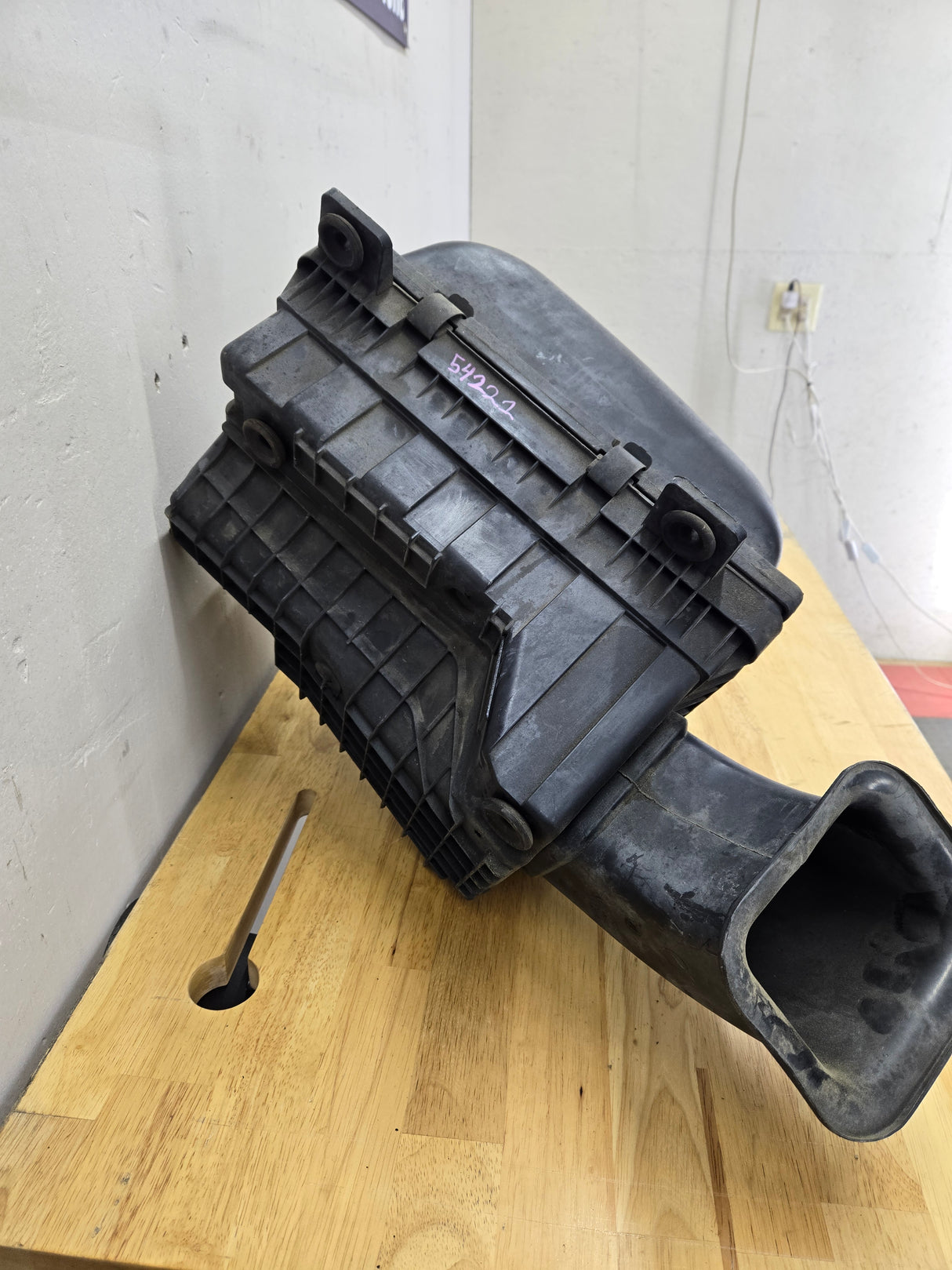 2004-2018 Dodge Ram 1500 2500 3500 Air Intake Box Cleaner