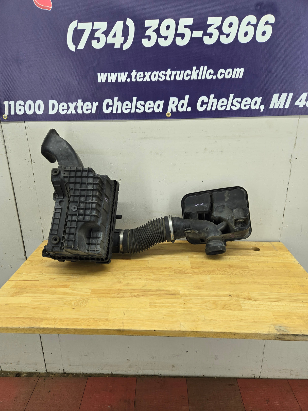 2004-2018 Dodge Ram 1500 2500 3500 Air Intake Box Cleaner