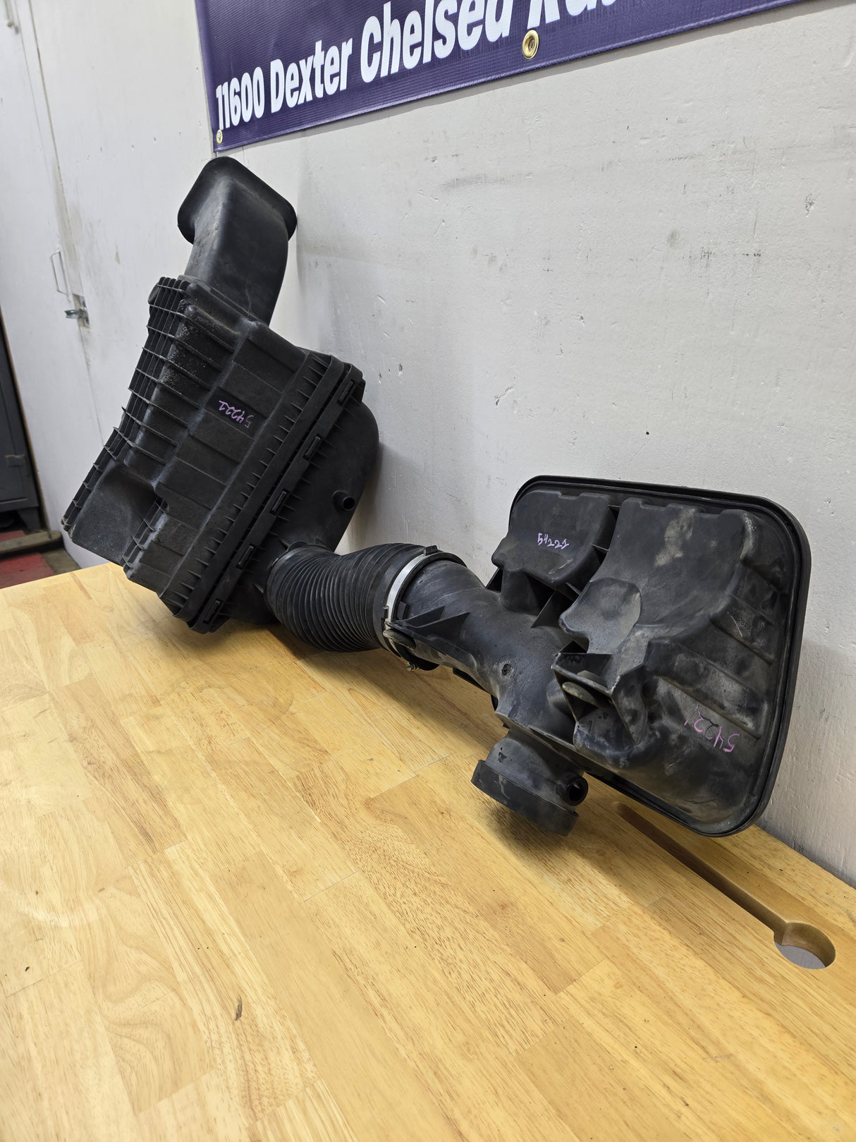 2004-2018 Dodge Ram 1500 2500 3500 Air Intake Box Cleaner