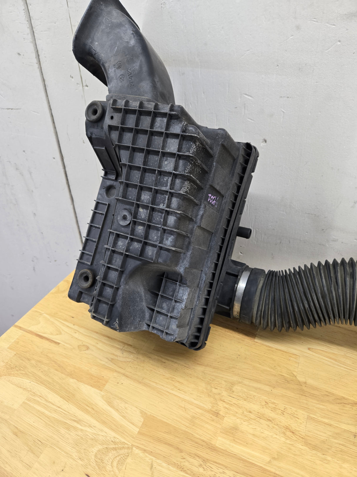 2004-2018 Dodge Ram 1500 2500 3500 Air Intake Box Cleaner