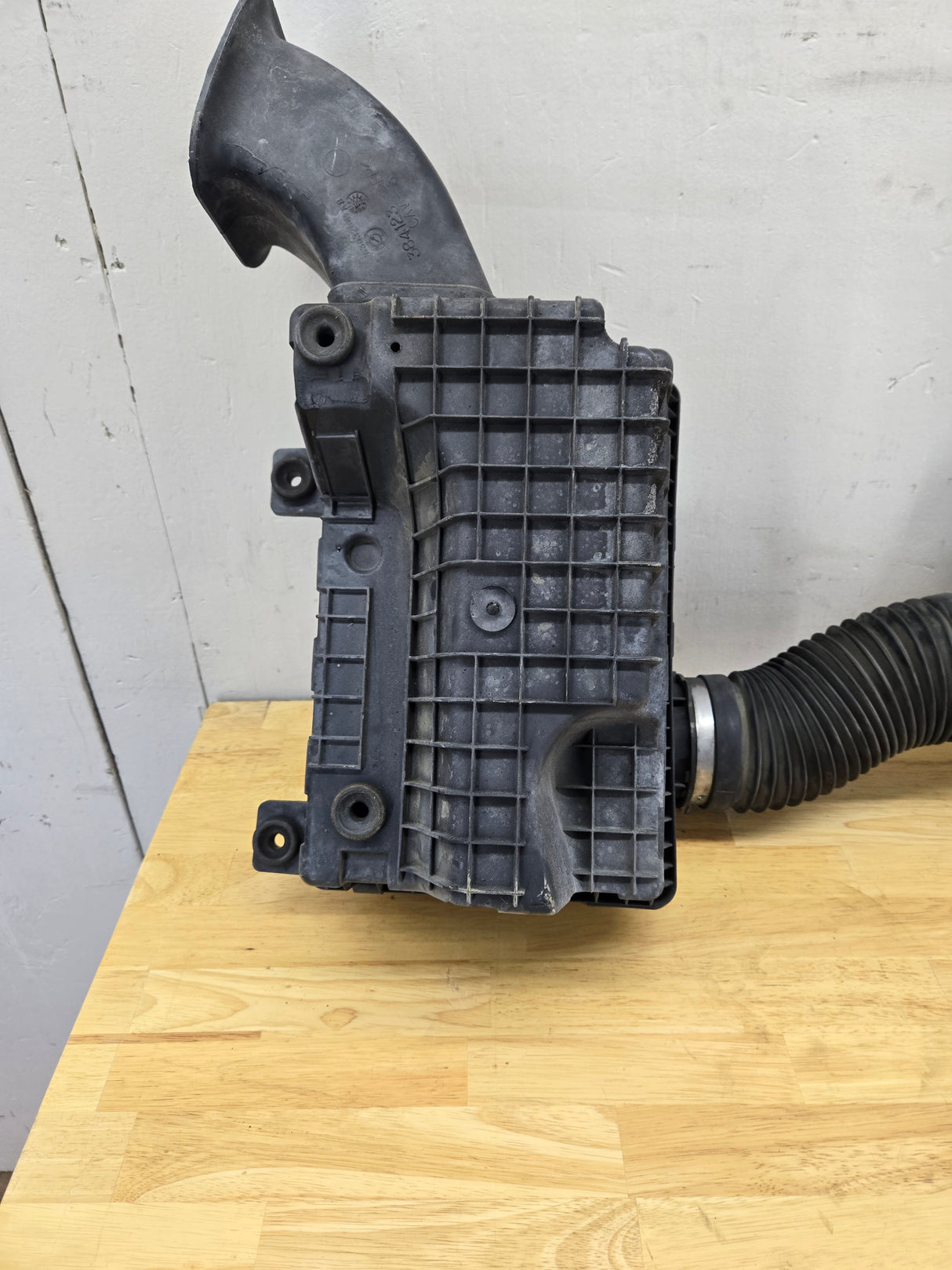 2004-2018 Dodge Ram 1500 2500 3500 Air Intake Box Cleaner