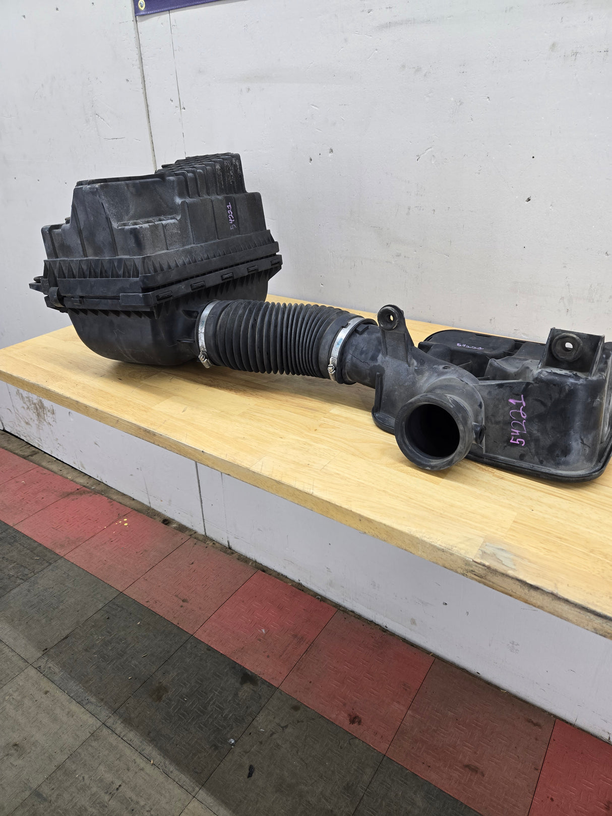 2004-2018 Dodge Ram 1500 2500 3500 Air Intake Box Cleaner