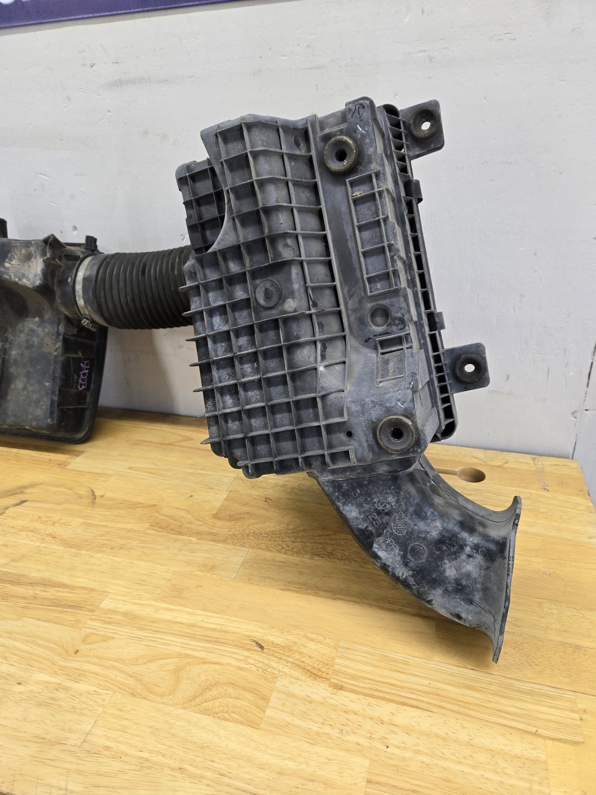 2004-2018 Dodge Ram 1500 2500 3500 Air Intake Box Cleaner