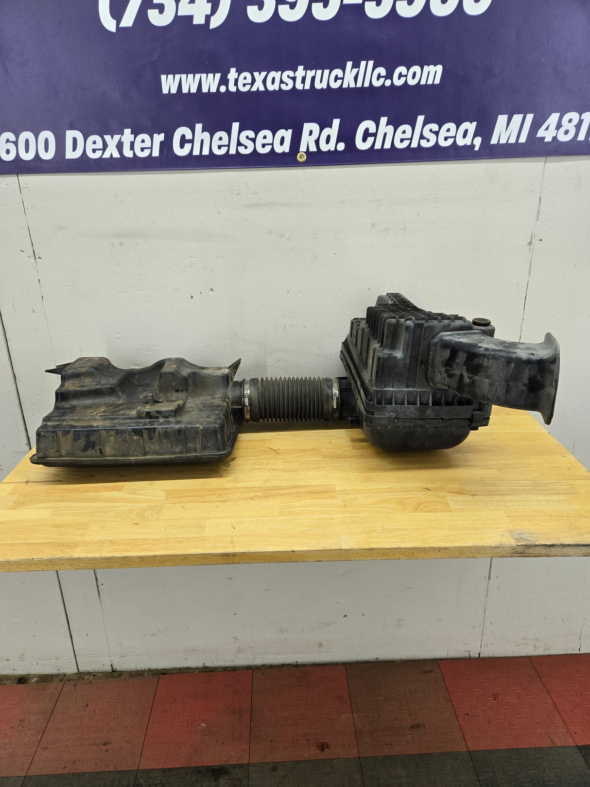 2004-2018 Dodge Ram 1500 2500 3500 Air Intake Box Cleaner