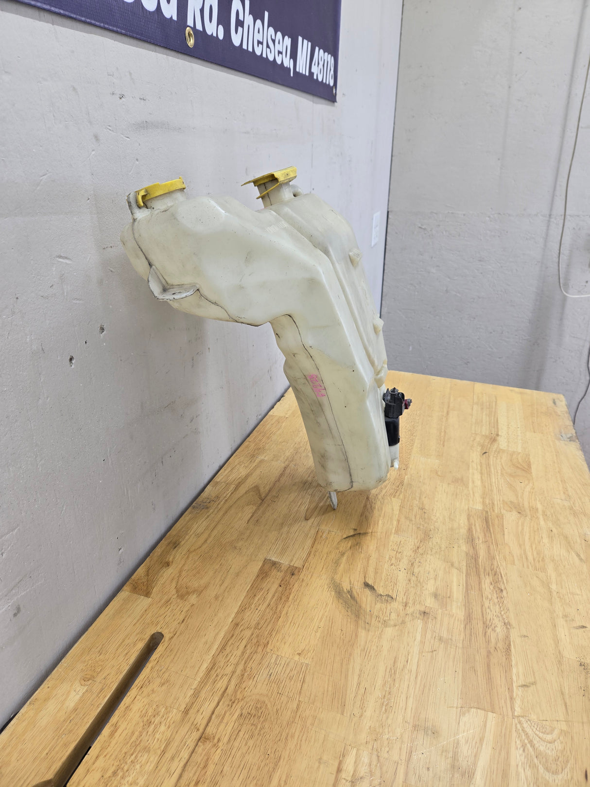 2006-2009 Dodge Ram 1500 Coolant & Washer Reservoir 55056502AE