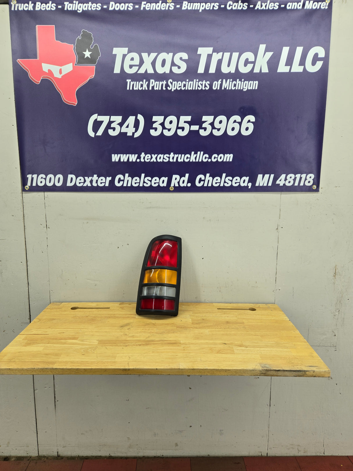 1999-2007 GMC Sierra 1500 2500 3500 LH Drivers side Tail Light 11-6082-00-1A