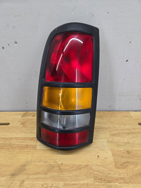 1999-2007 GMC Sierra 1500 2500 3500 LH Drivers side Tail Light 11-6082-00-1A