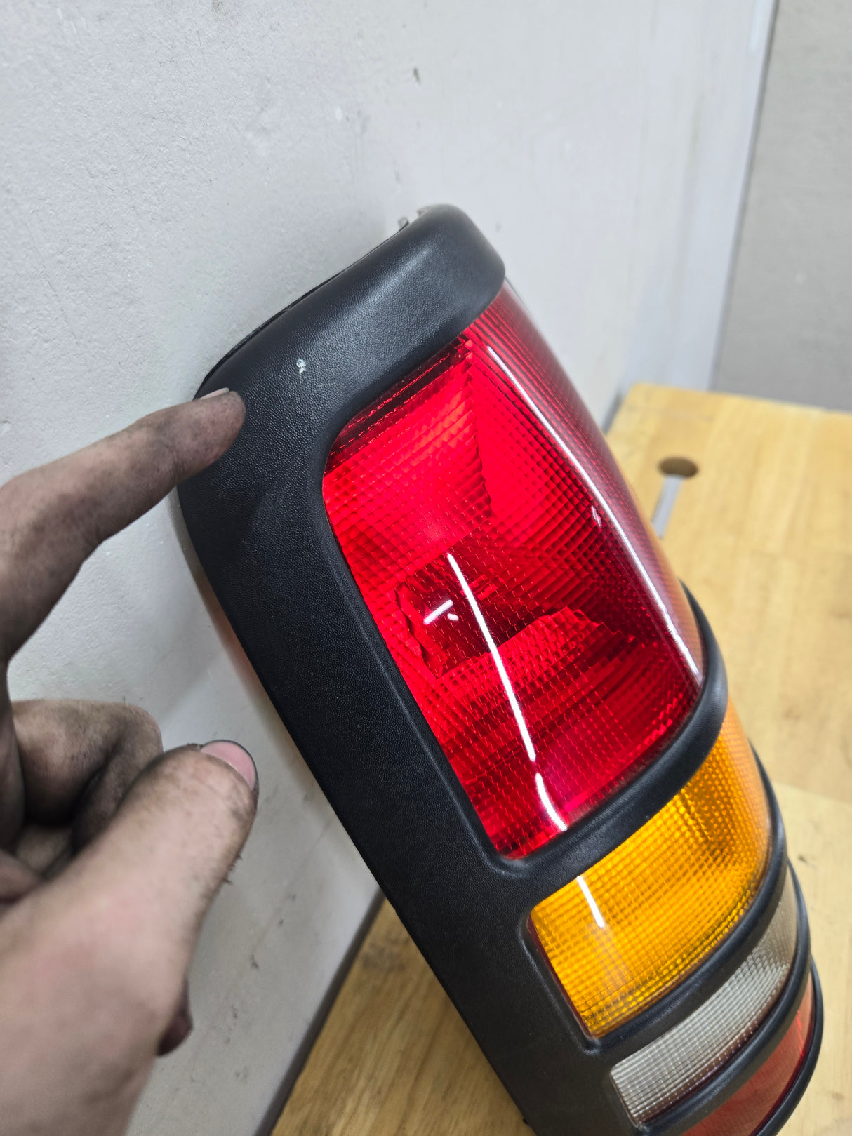 1999-2007 GMC Sierra 1500 2500 3500 LH Drivers side Tail Light 11-6082-00-1A