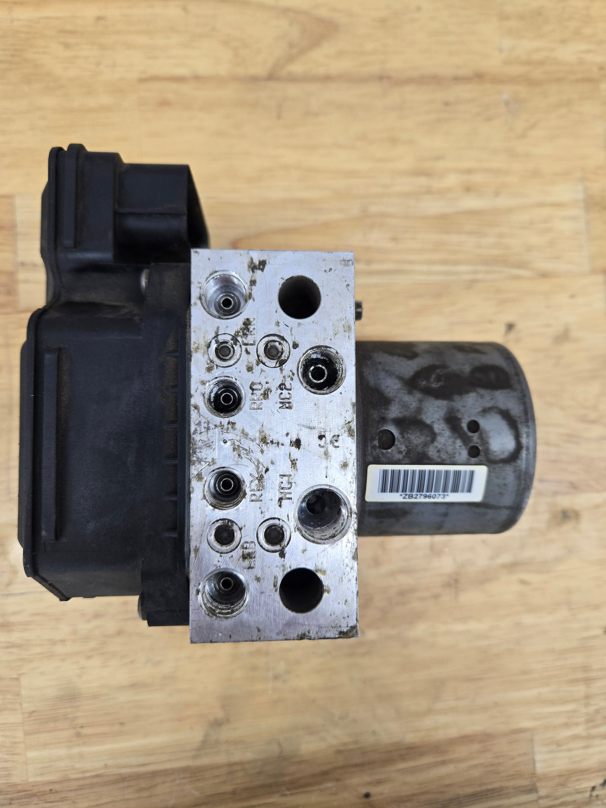 2014-2016 Ford Super Duty F250 F350 ABS Pump Module Control Assembly EC34-2C405-CB