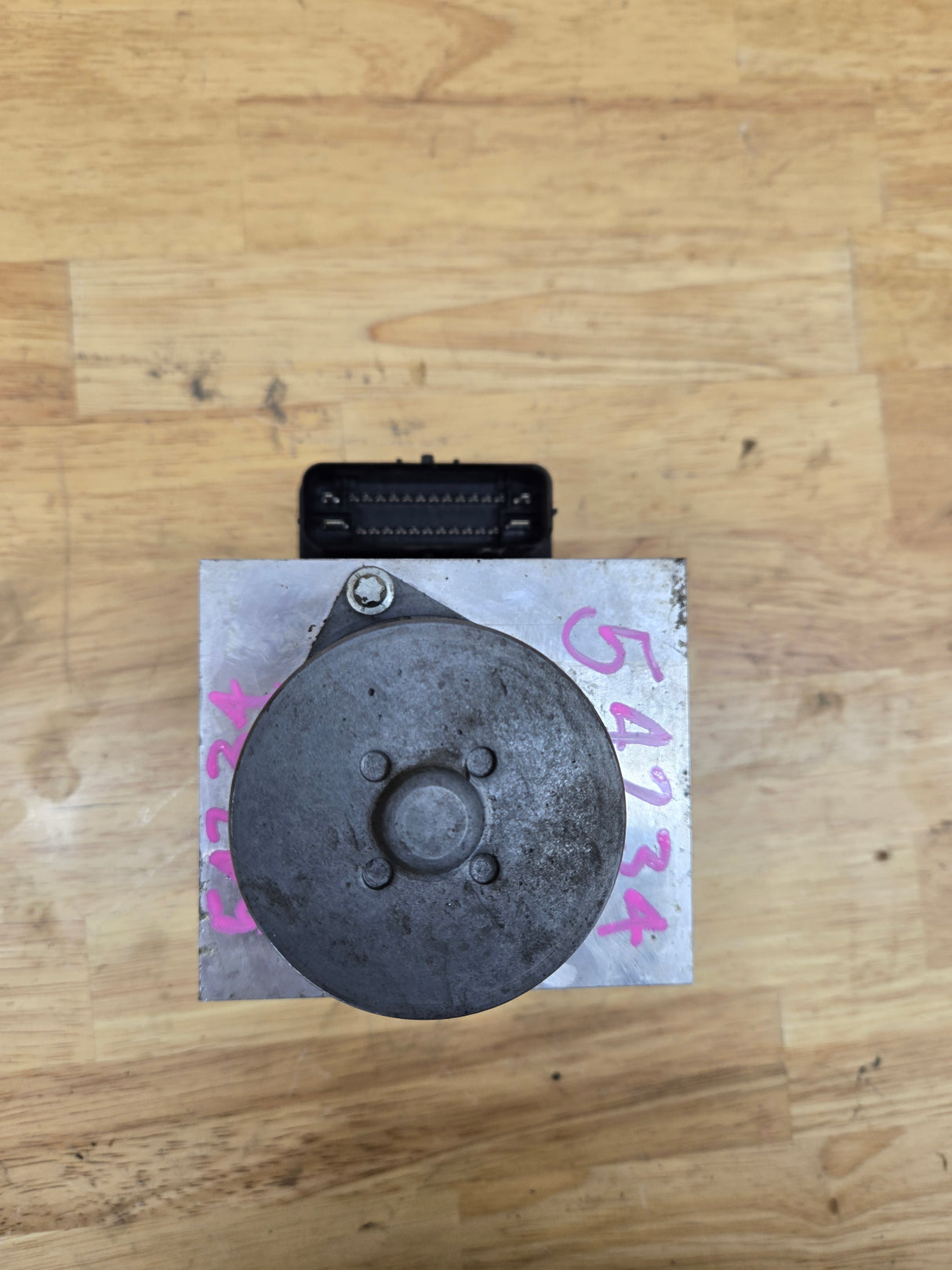 2014-2016 Ford Super Duty F250 F350 ABS Pump Module Control Assembly EC34-2C405-CB