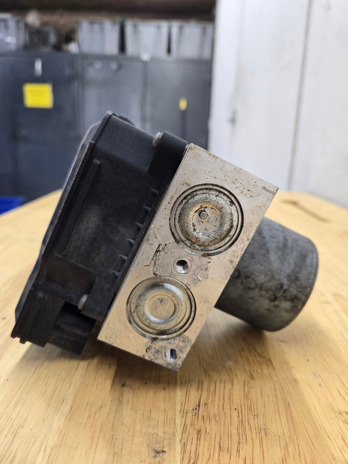 2014-2016 Ford Super Duty F250 F350 ABS Pump Module Control Assembly EC34-2C405-CB