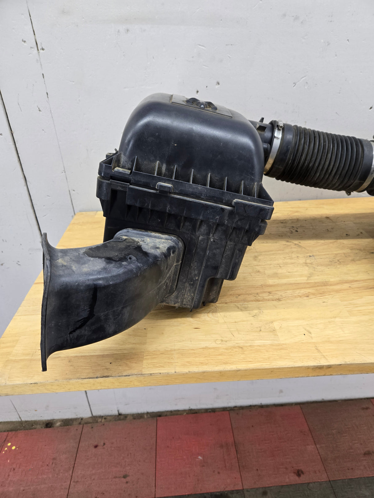 2004-2018 Dodge Ram 1500 2500 3500 Air Intake Box Cleaner