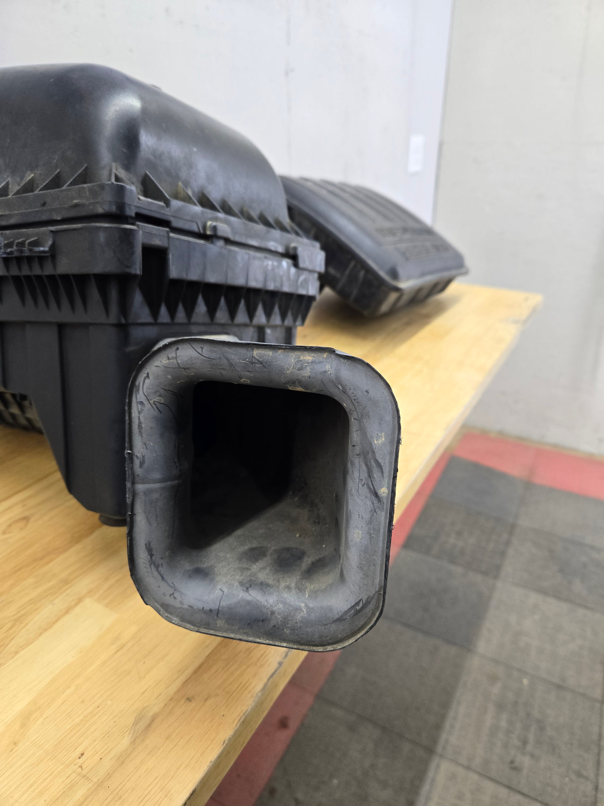 2004-2018 Dodge Ram 1500 2500 3500 Air Intake Box Cleaner