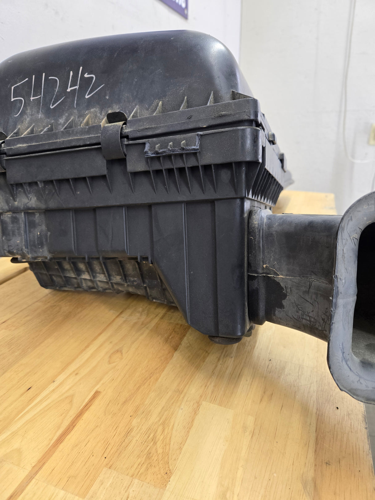 2004-2018 Dodge Ram 1500 2500 3500 Air Intake Box Cleaner