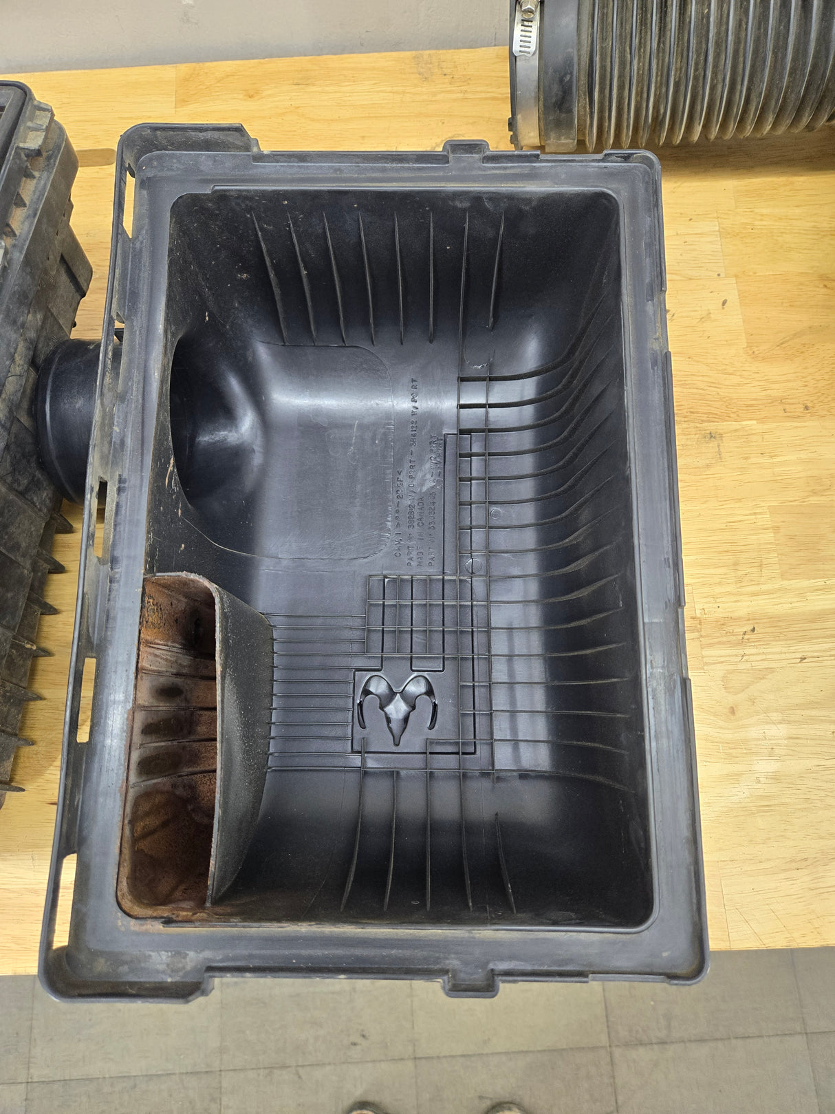 2004-2018 Dodge Ram 1500 2500 3500 Air Intake Box Cleaner