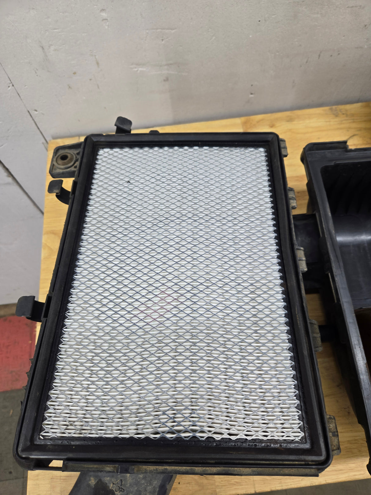 2004-2018 Dodge Ram 1500 2500 3500 Air Intake Box Cleaner