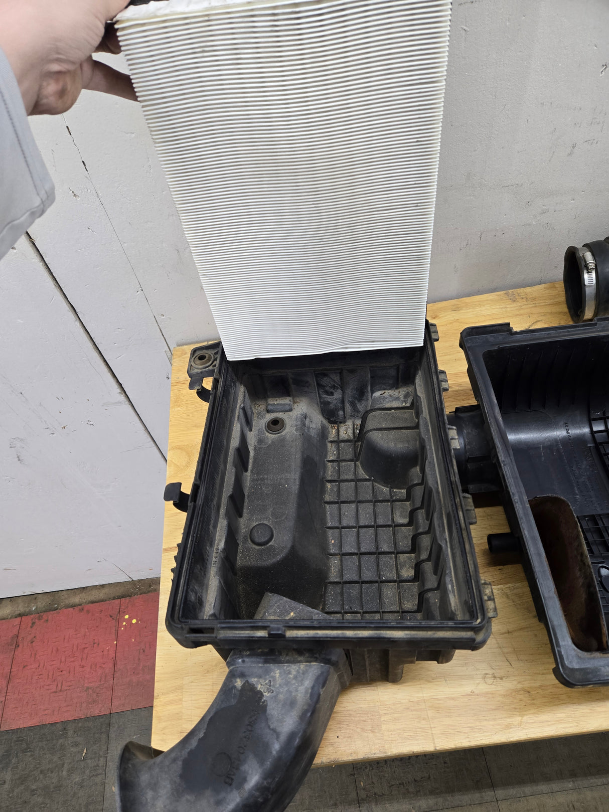 2004-2018 Dodge Ram 1500 2500 3500 Air Intake Box Cleaner