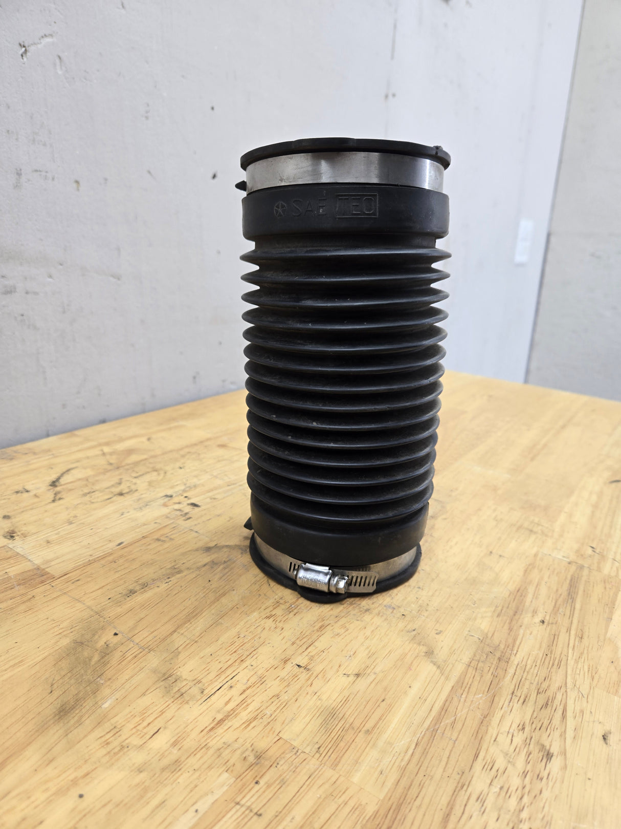 2004-2018 Dodge Ram 1500 2500 3500 Air Intake Box Cleaner