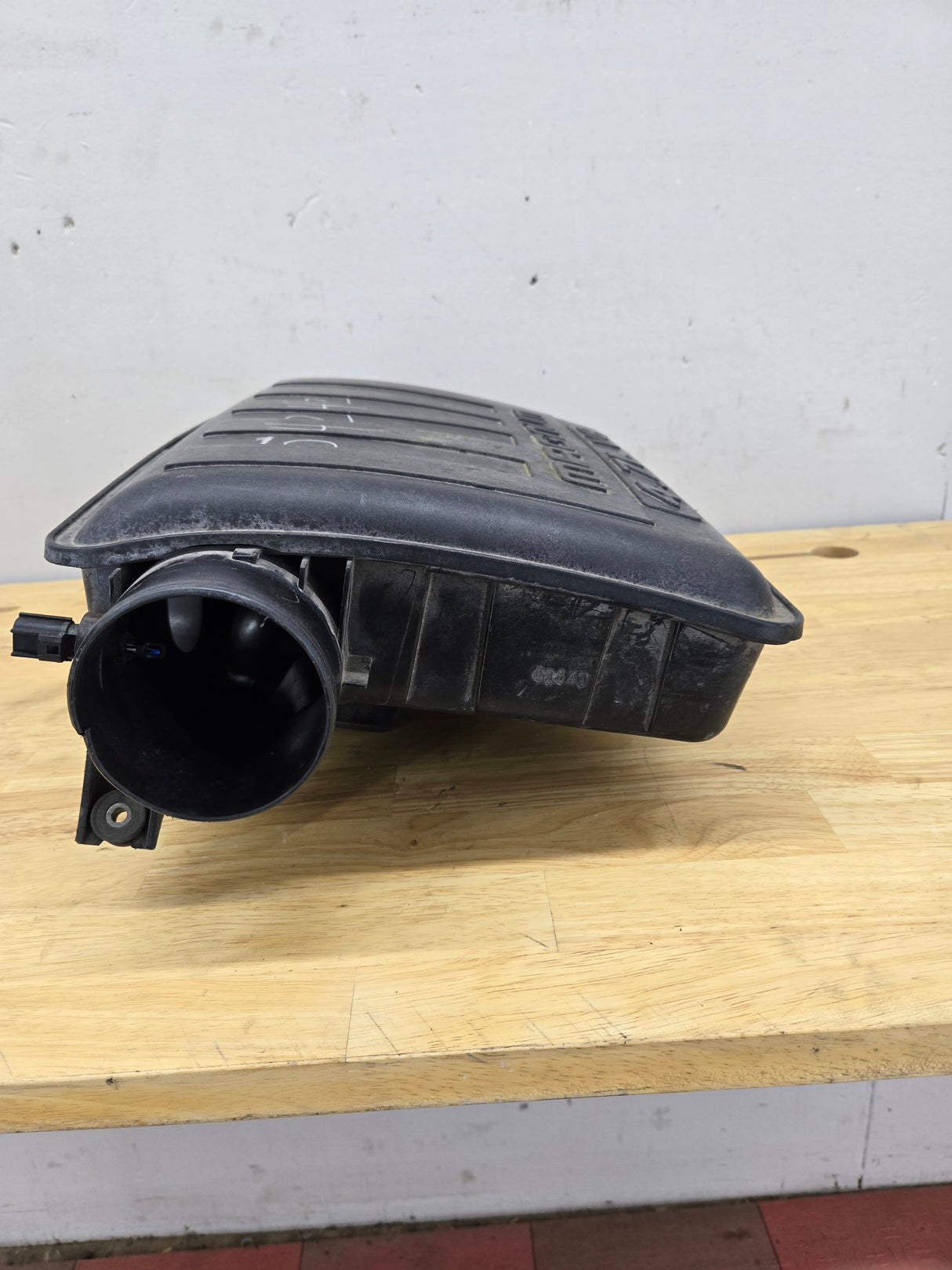 2004-2018 Dodge Ram 1500 2500 3500 Air Intake Box Cleaner