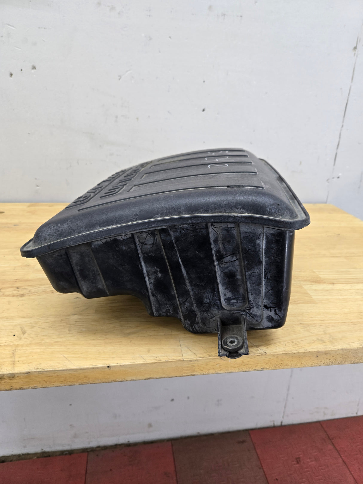 2004-2018 Dodge Ram 1500 2500 3500 Air Intake Box Cleaner