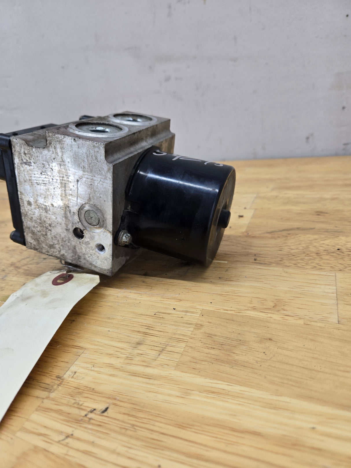 2005-2007 Ford Super Duty F250 F350 ABS Pump Module Control Assembly 5C34-2C346-AJ