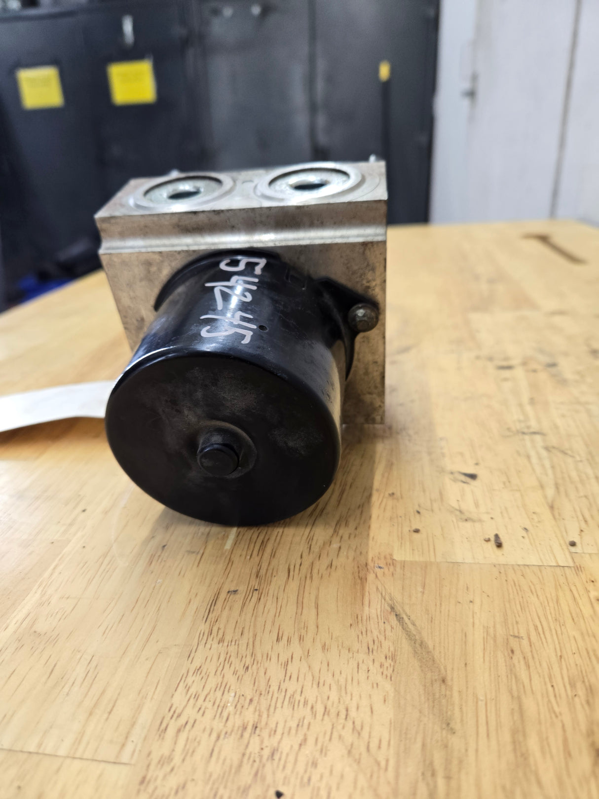 2005-2007 Ford Super Duty F250 F350 ABS Pump Module Control Assembly 5C34-2C346-AJ