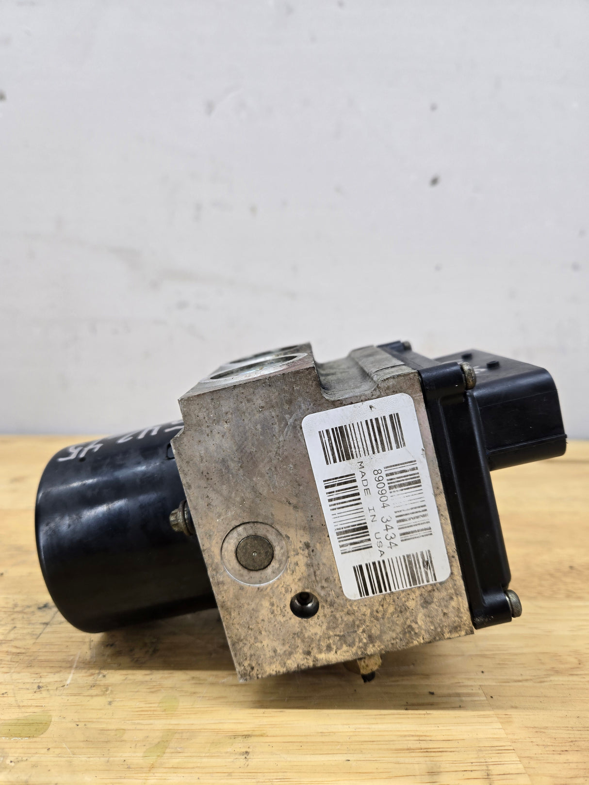 2005-2007 Ford Super Duty F250 F350 ABS Pump Module Control Assembly 5C34-2C346-AJ