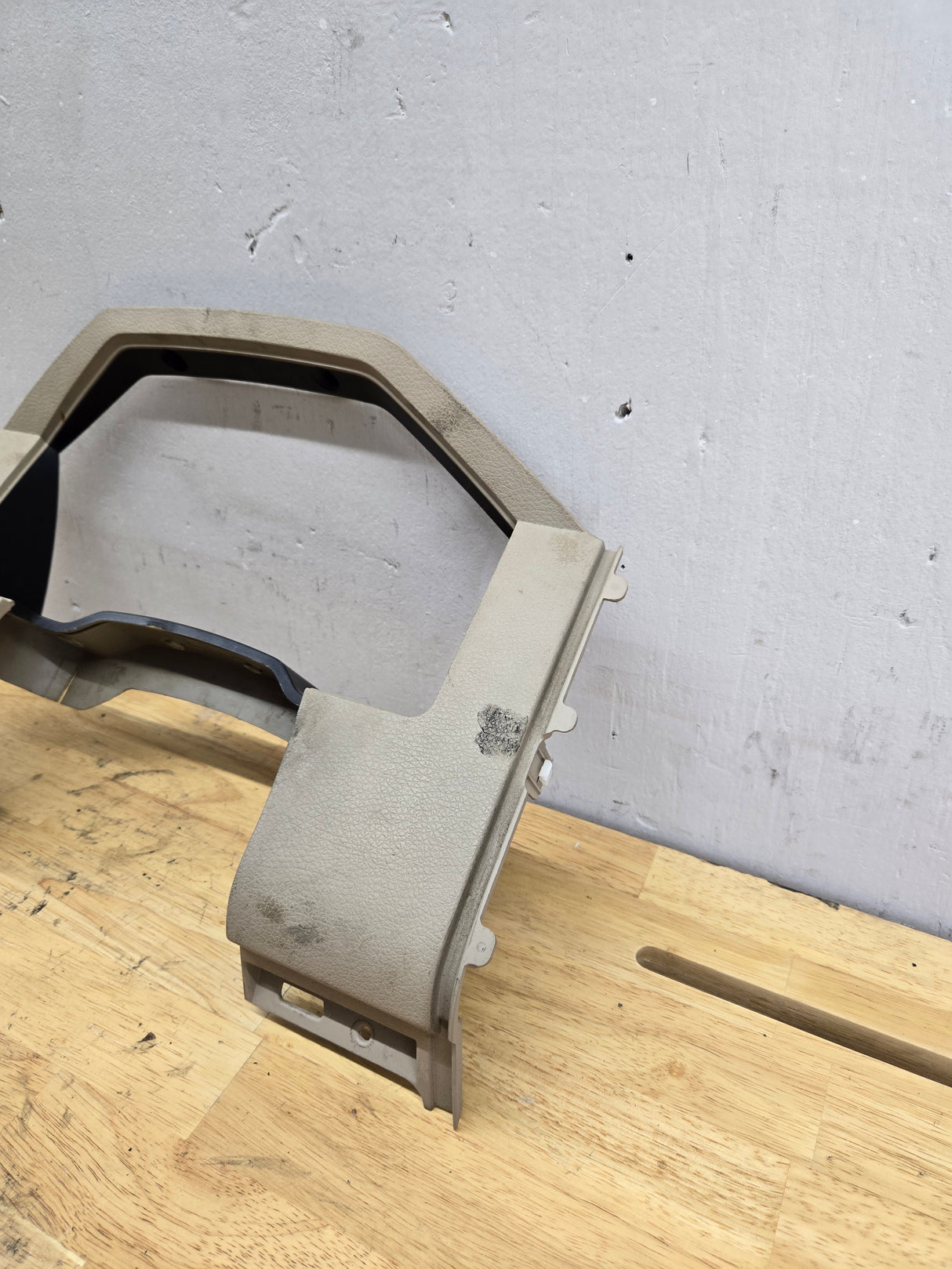 2008-2010 Ford F250 F350 F450 F550 Super Duty Instrument Gauge Cluster Bezel Trim