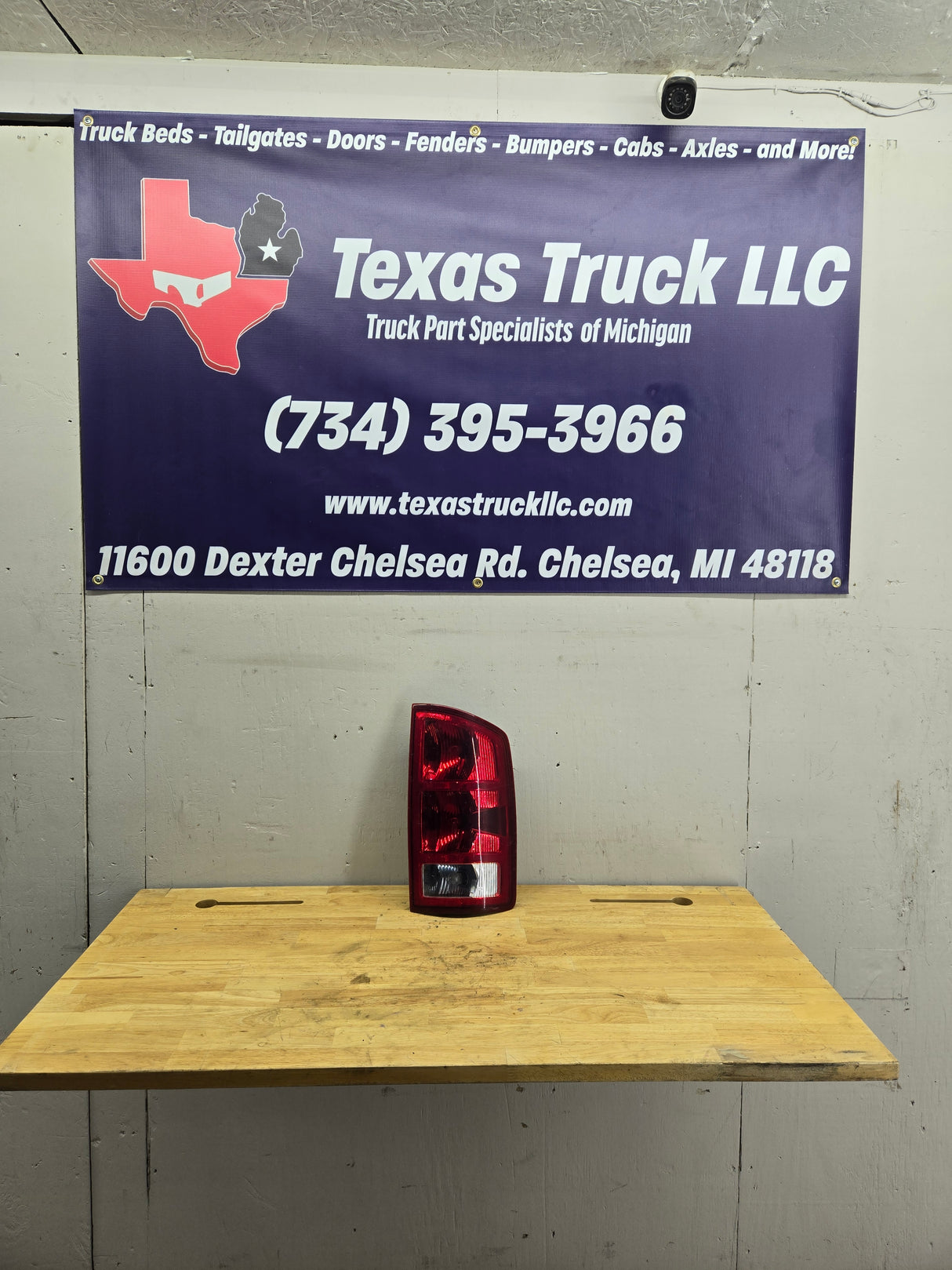 2002-2006 Dodge Ram 1500 2500 3500 RH Passenger Side Tail Light