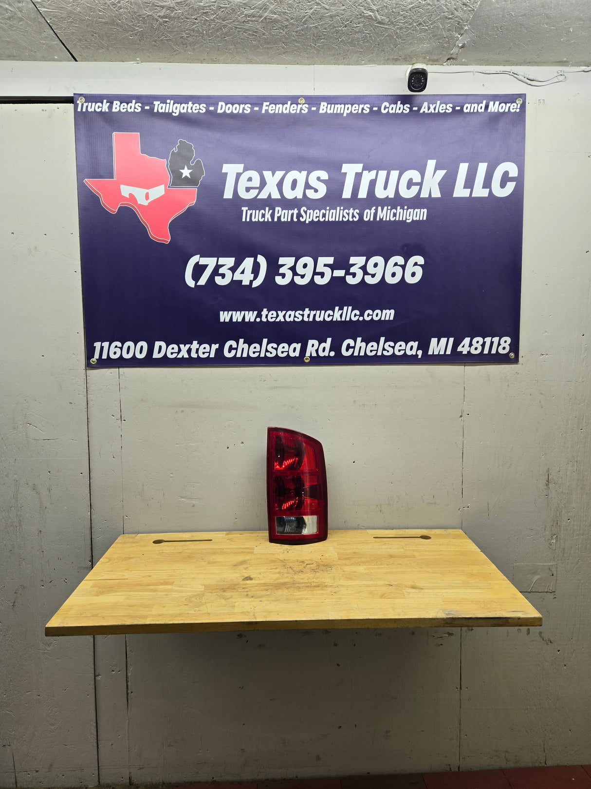 2002-2006 Dodge Ram 1500 2500 3500 RH Passenger Side Tail Light