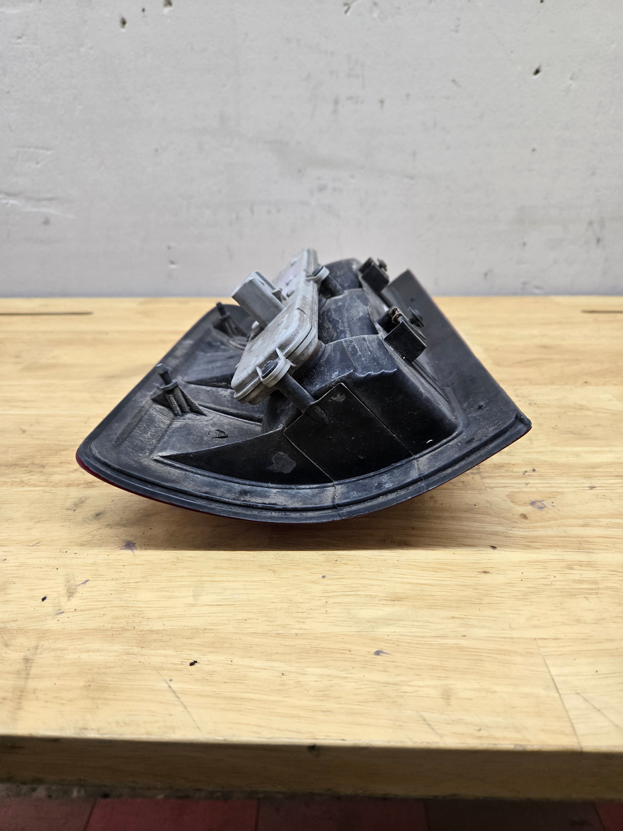 2002-2006 Dodge Ram 1500 2500 3500 RH Passenger Side Tail Light