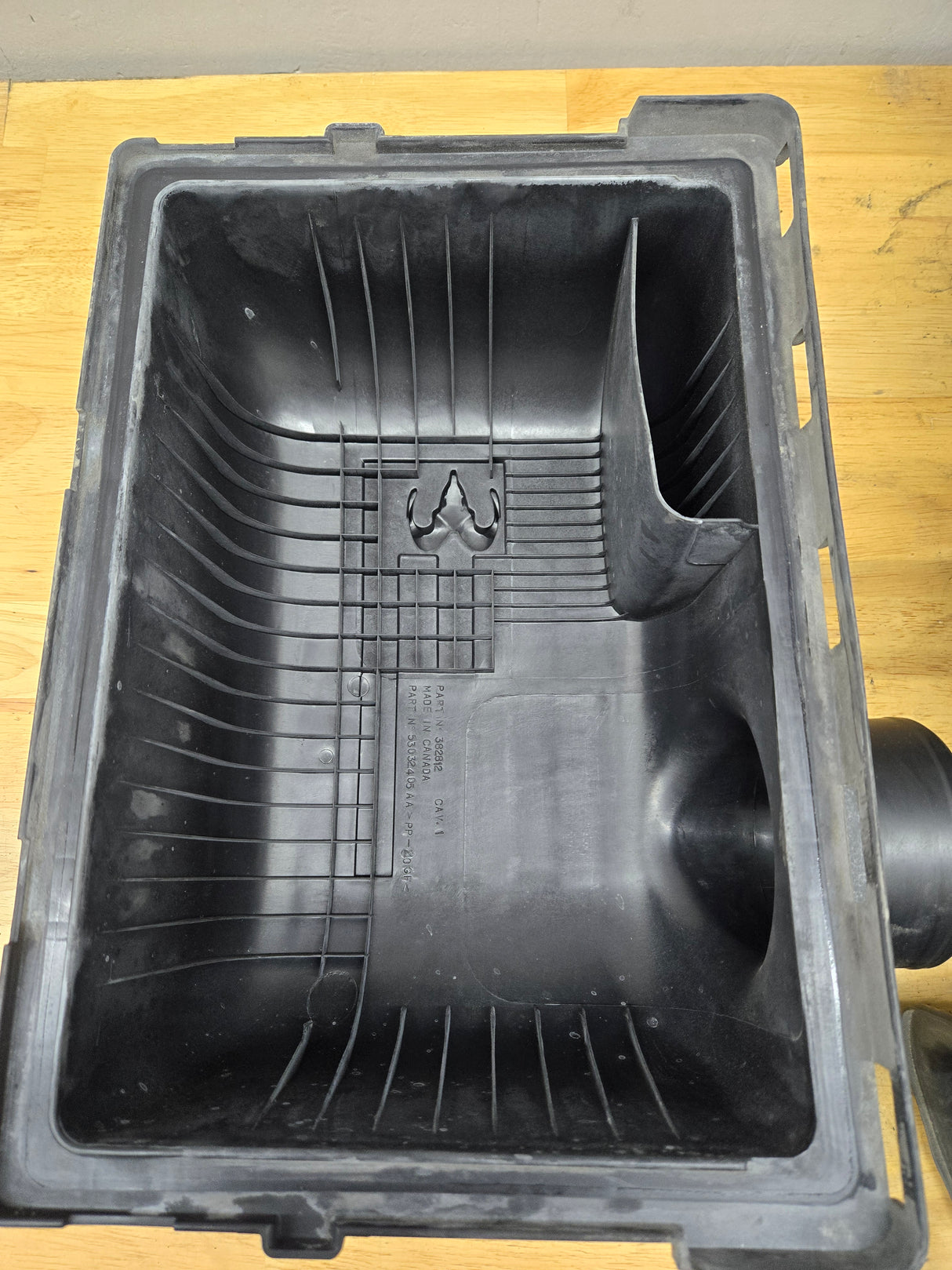 2004-2018 Dodge Ram 1500 2500 3500 Air Intake Box Cleaner