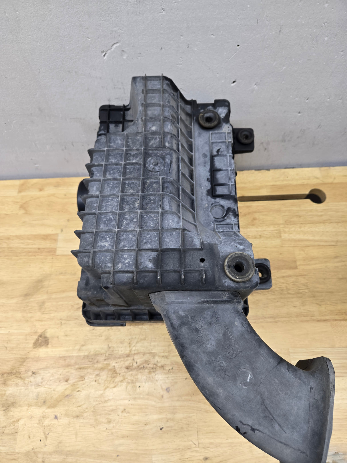 2004-2018 Dodge Ram 1500 2500 3500 Air Intake Box Cleaner